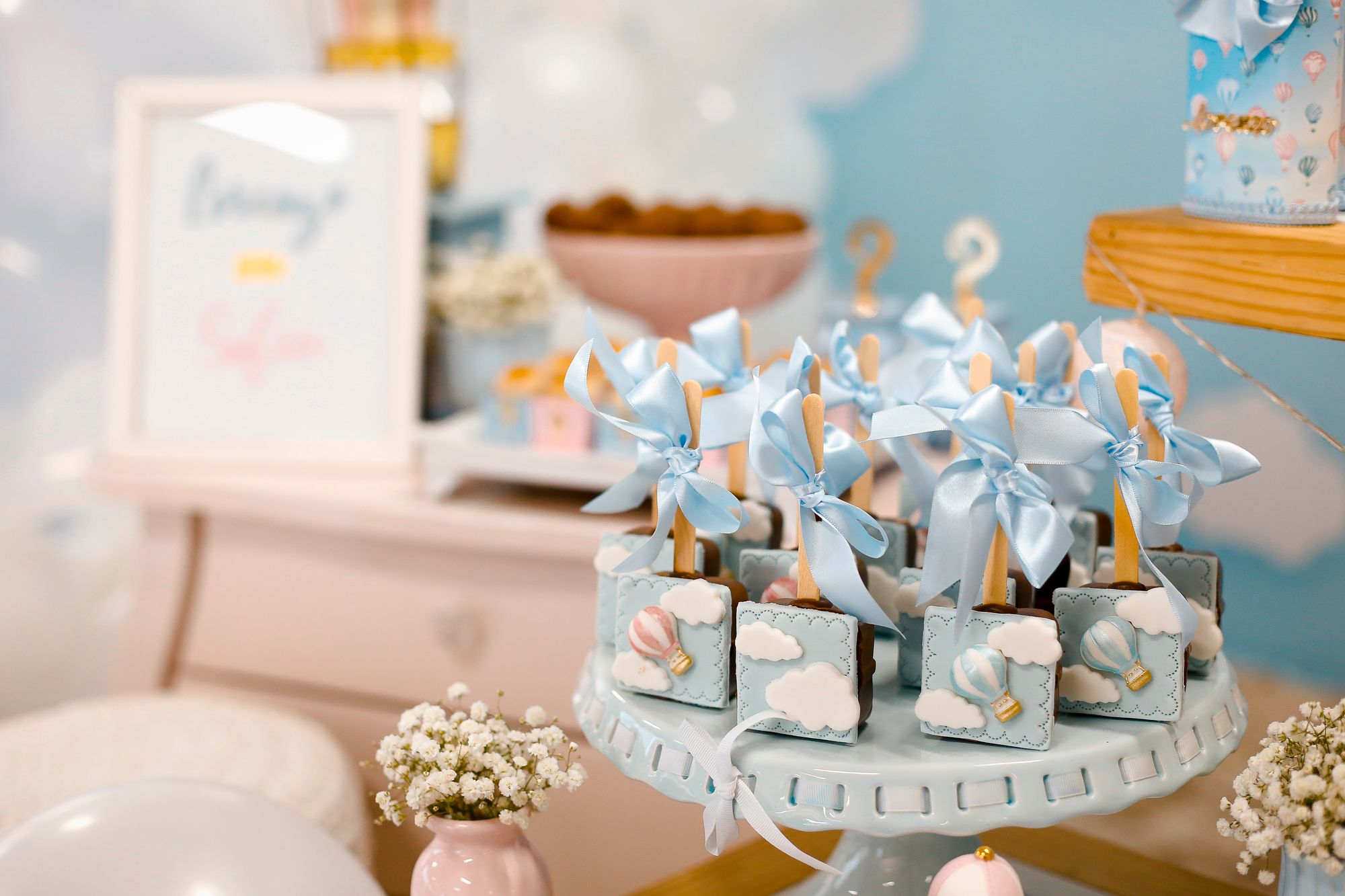 Prezent z okazji Baby Shower – co kupić przyszłej mamie?